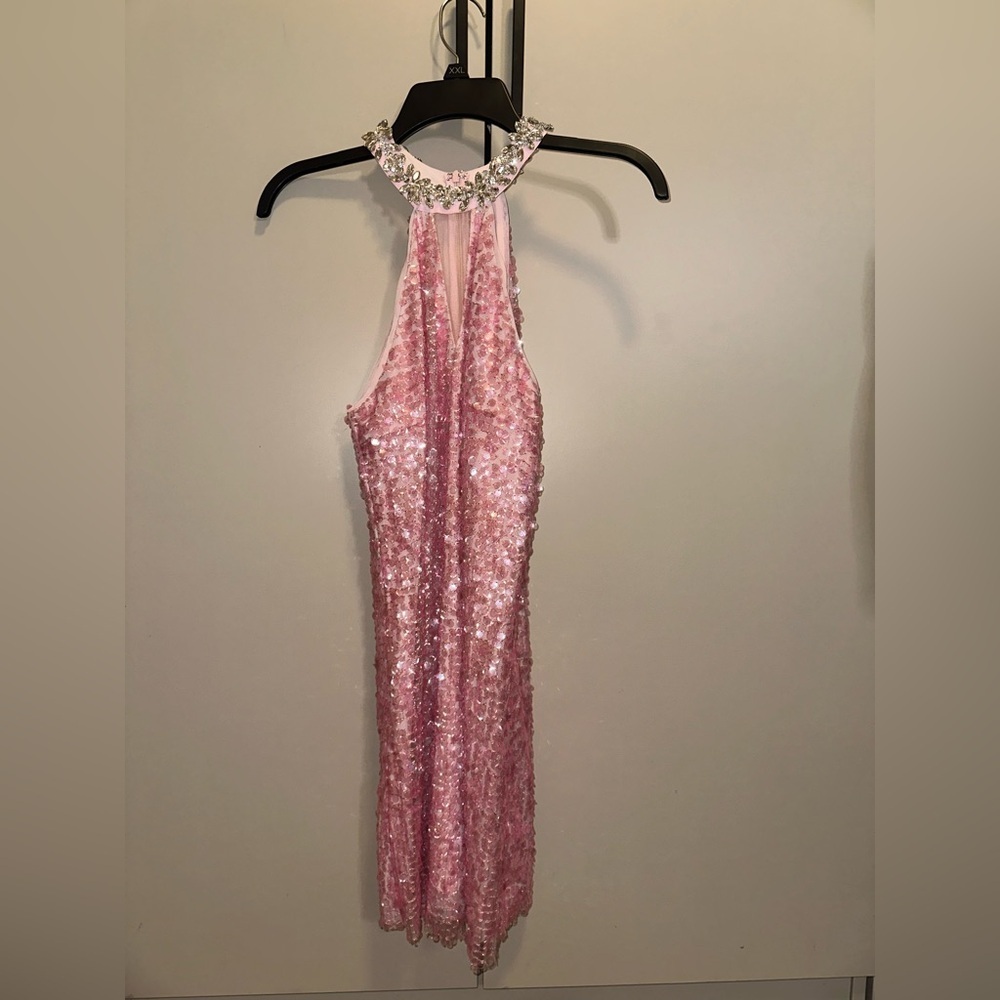 Wardrobes by Chen Luxury Halter Pink Sequin Short cocktail Dress Limmi Sz M - Picture 4 of 9
